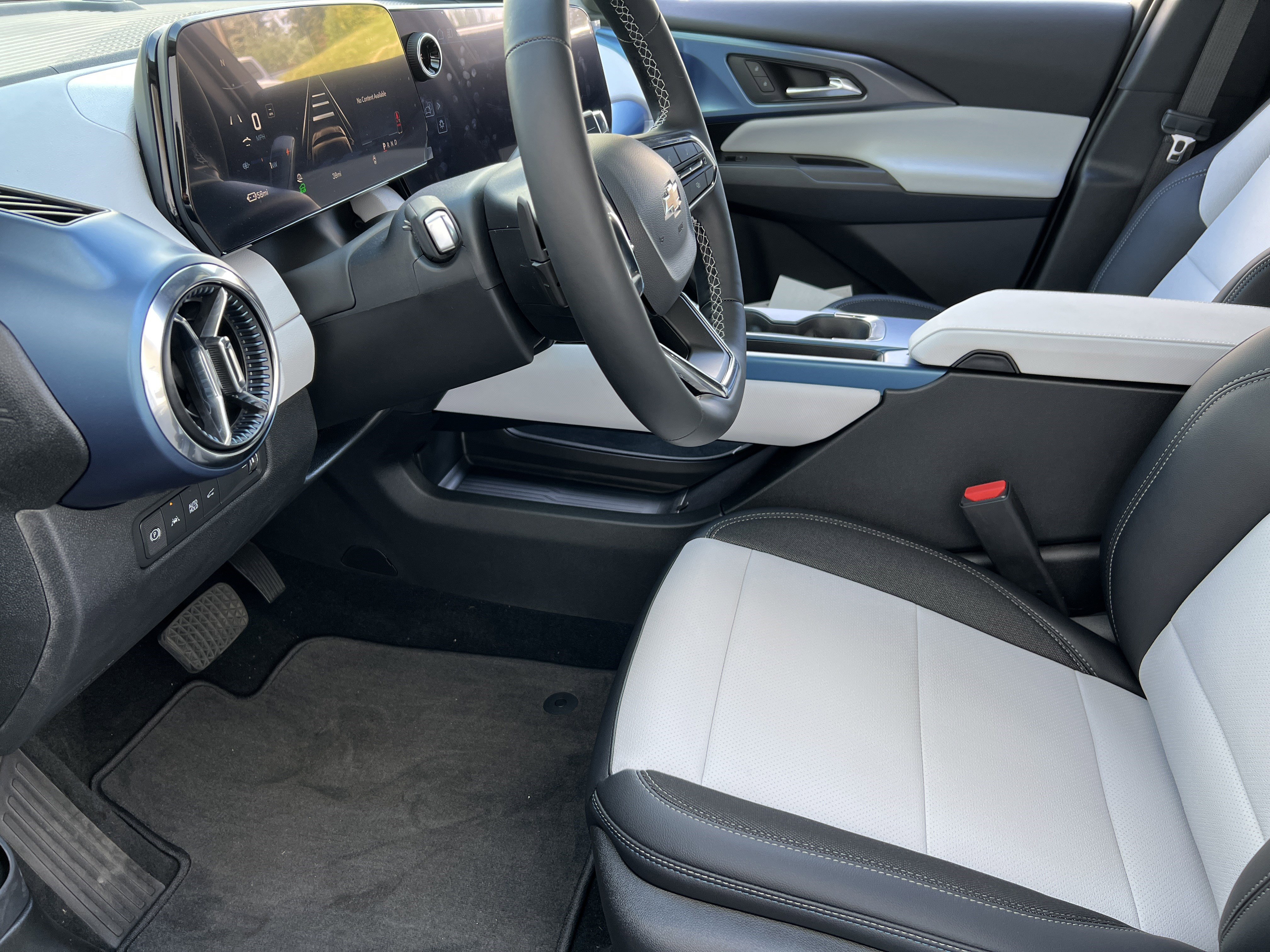 New 2026 Chevrolet Equinox EV LT FWD image 14