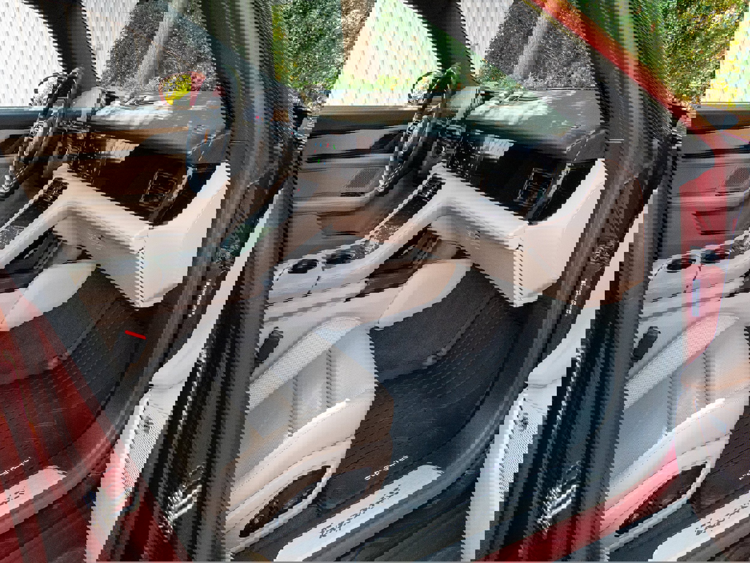 Used 2022 Porsche Taycan 4S image 32