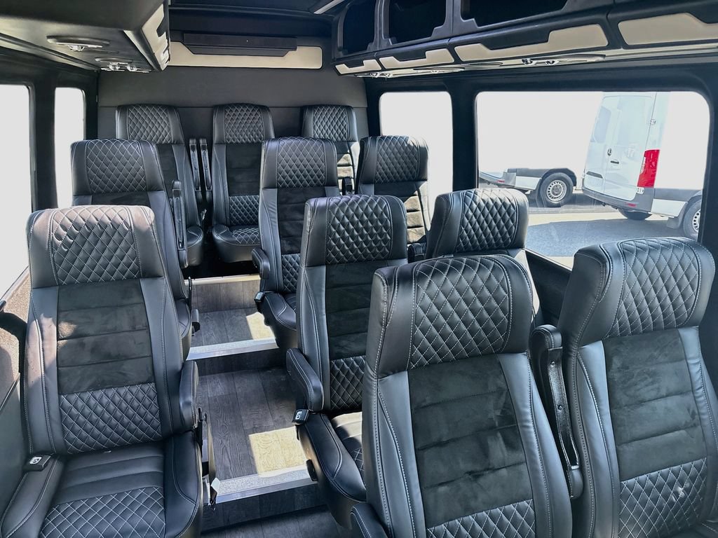 Used 2023 Mercedes-Benz Sprinter 3500 image 27