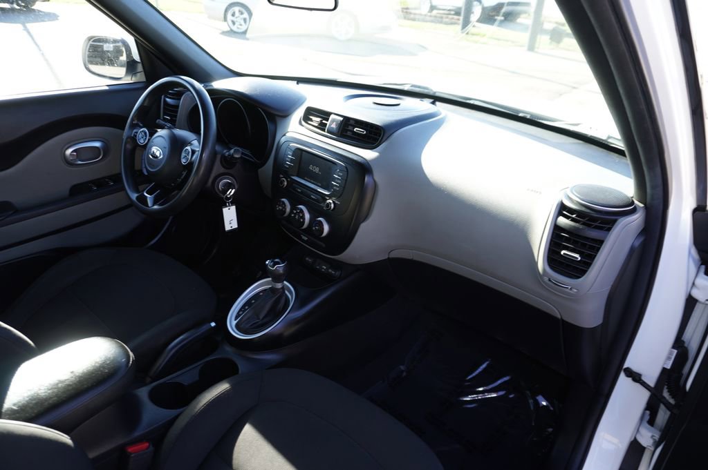 Used 2019 Kia Soul image 29