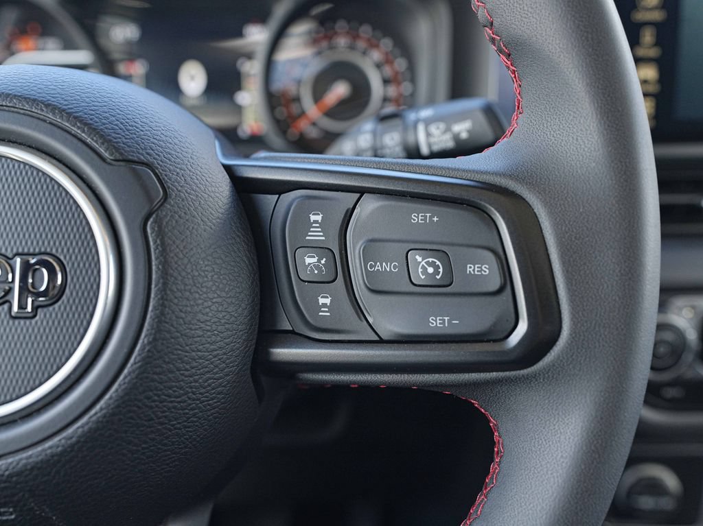 Used 2025 Jeep Wrangler Unlimited Rubicon AWD/4WD image 35