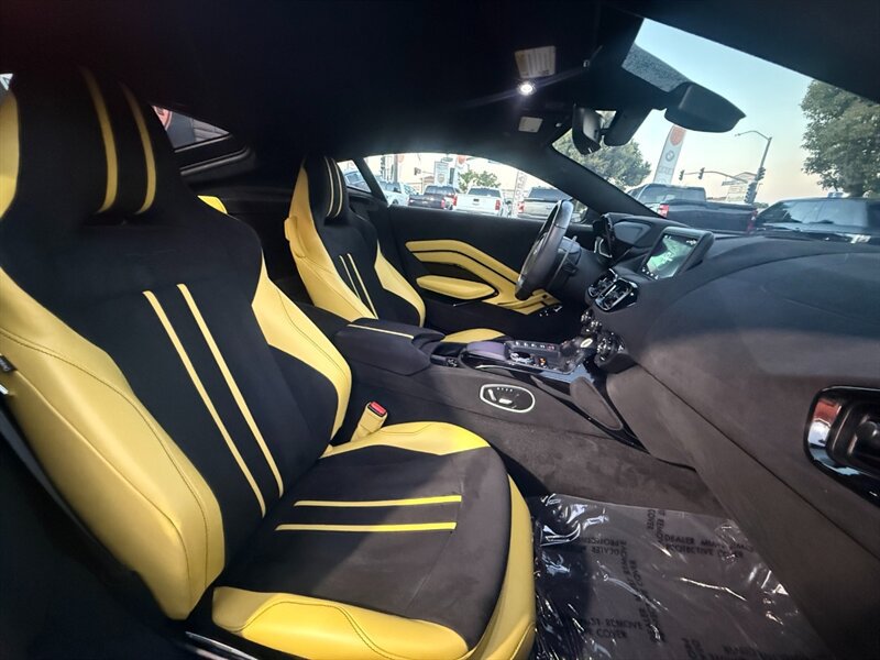 Used 2020 Aston Martin V8 Vantage Coupe RWD image 31