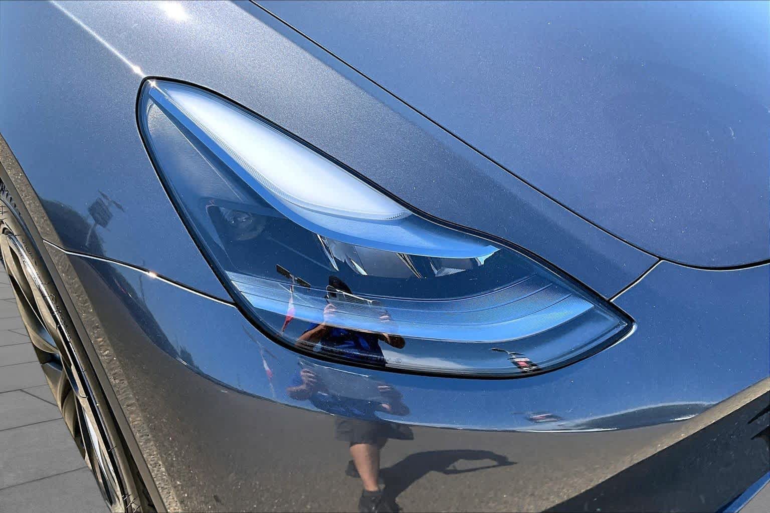 Used 2023 Tesla Model Y Long Range AWD/4WD image 27