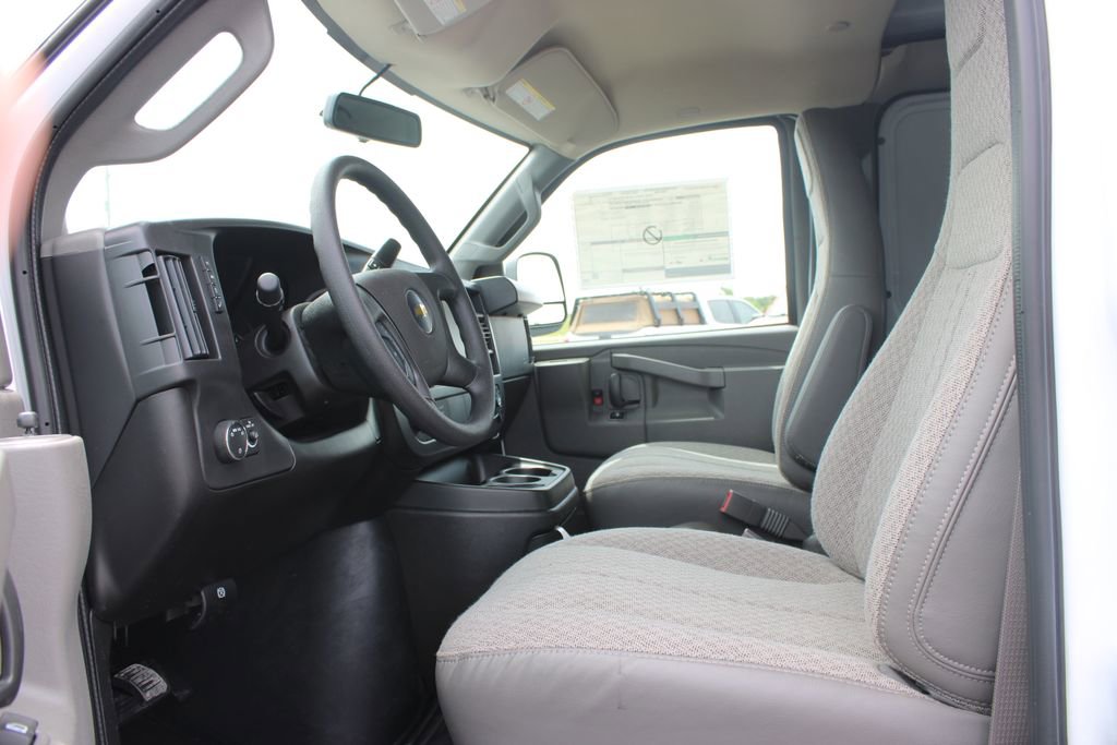 New 2026 Chevrolet Express 3500 Extended RWD image 18