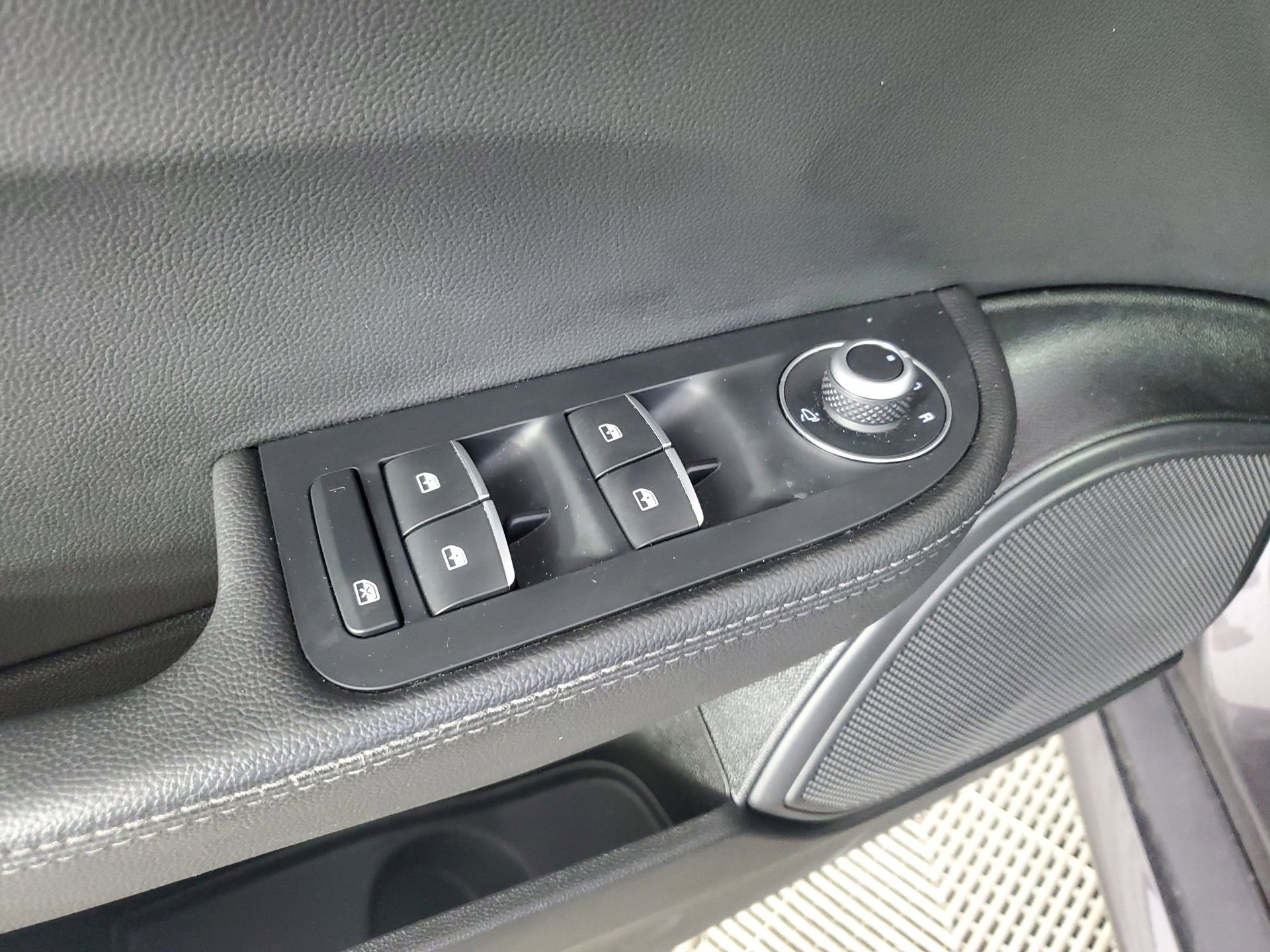 Used 2024 Alfa Romeo Giulia Ti w/ Active Assist Plus Package image 31