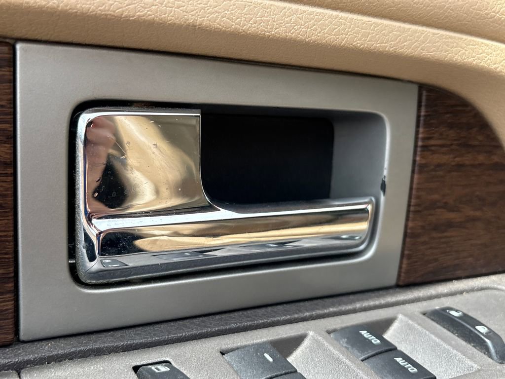 Used 2013 Ford F150 Lariat w/ Luxury Equipment Group image 9