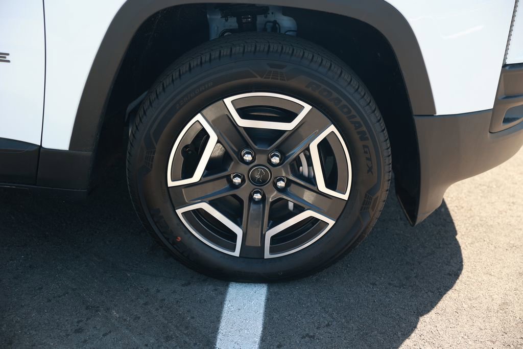 New 2026 Jeep Cherokee Limited image 8