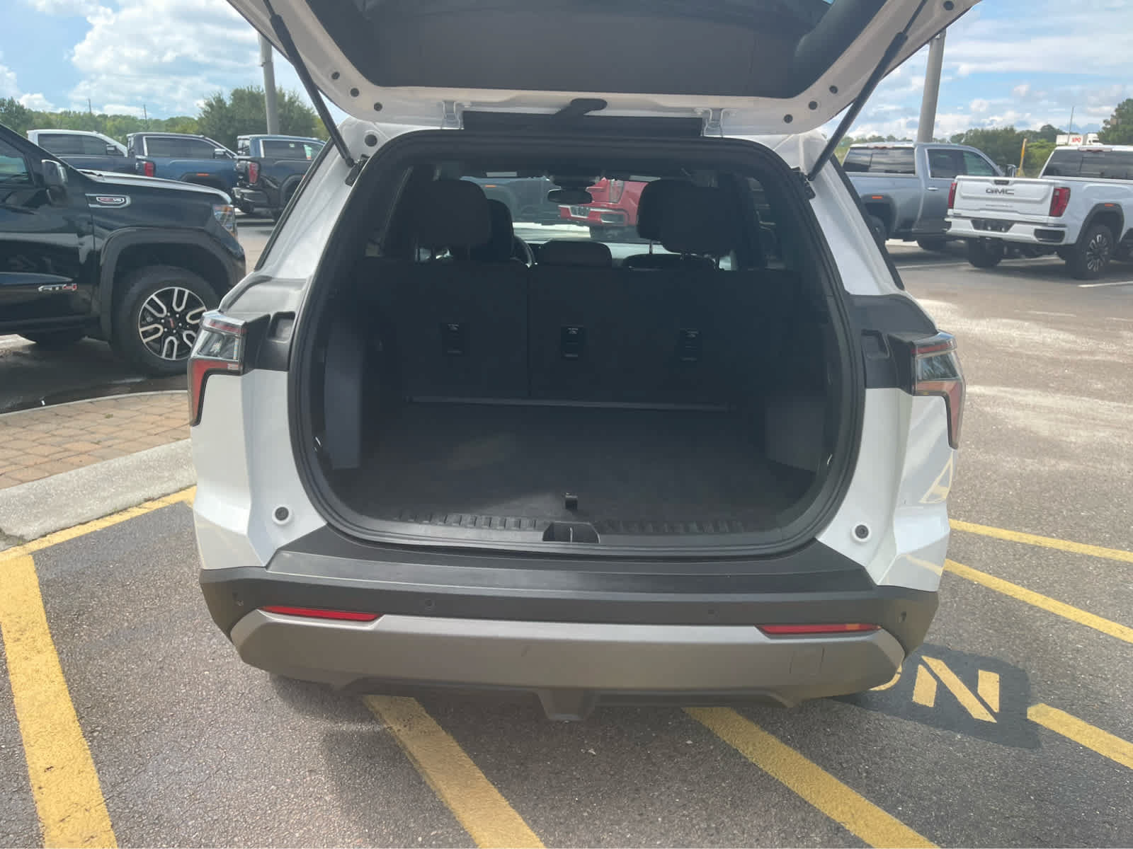 Used 2025 Chevrolet Equinox LT AWD/4WD image 22