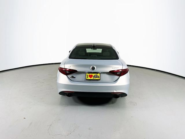 Used 2023 Alfa Romeo Giulia Ti image 8