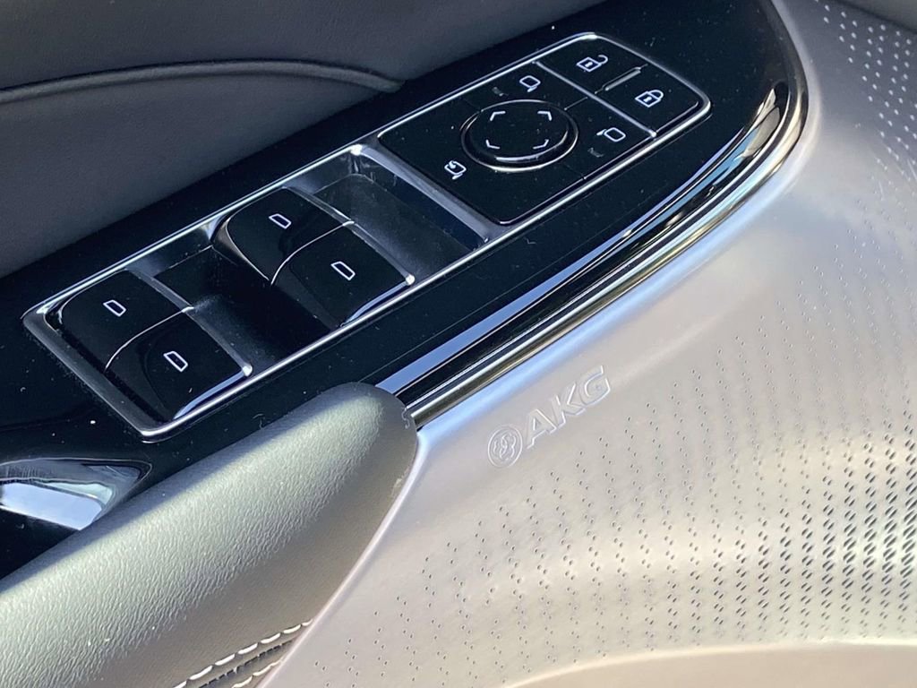 New 2026 Cadillac Lyriq V AWD/4WD image 17