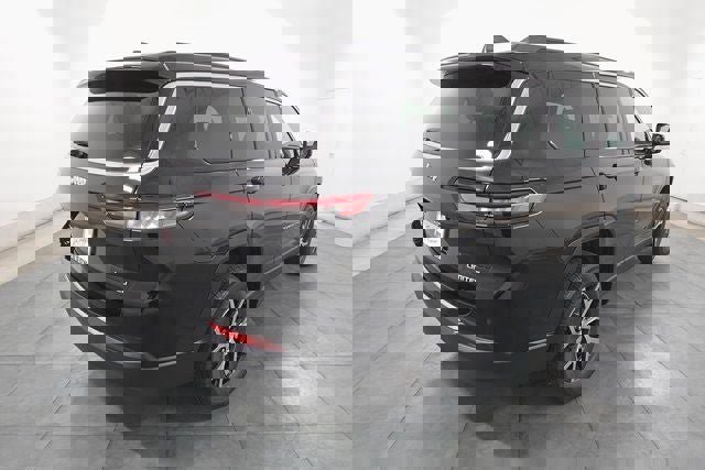 New 2025 Jeep Grand Cherokee L Limited image 5