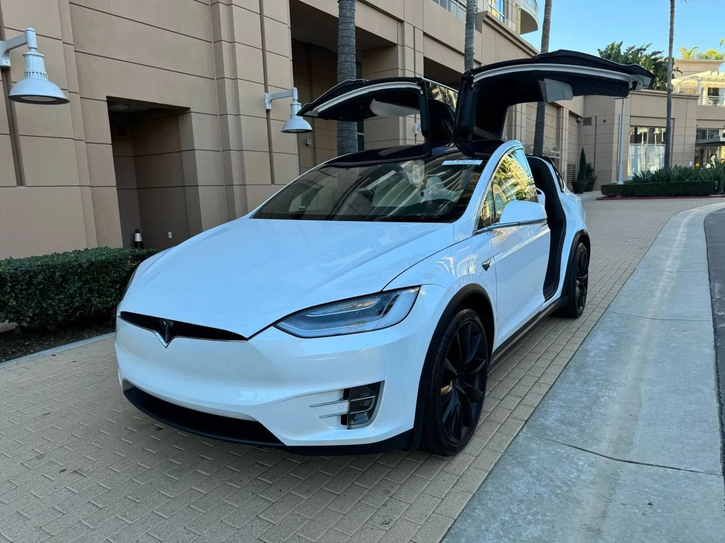 Used 2021 Tesla Model X Long Range AWD/4WD image 3