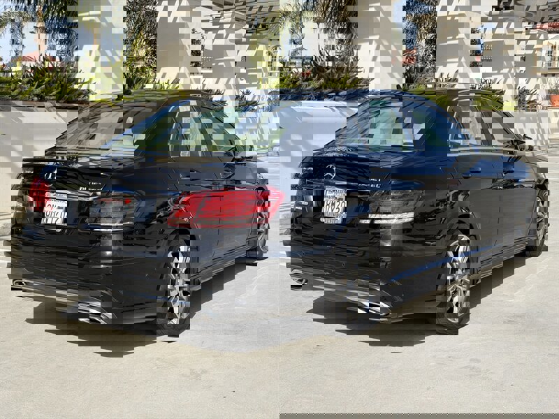 Used 2014 Mercedes-Benz E 250 BlueTEC Sedan image 7