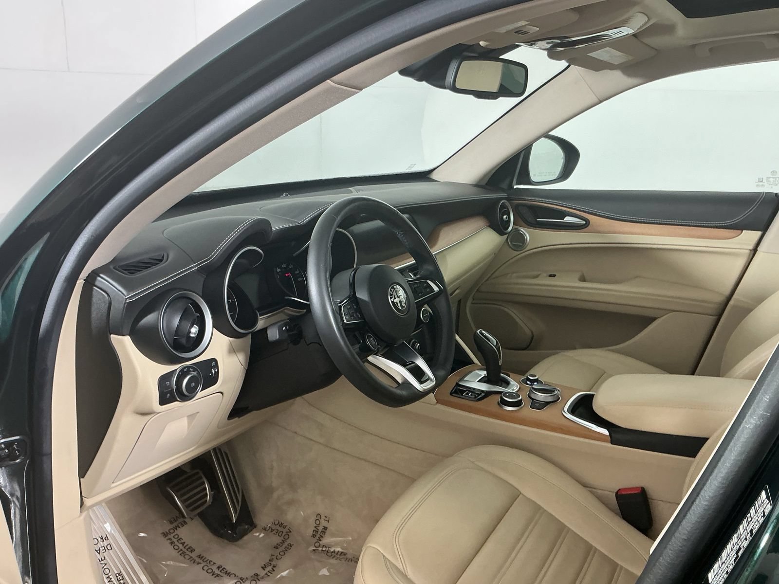 Used 2020 Alfa Romeo Stelvio Ti Lusso w/ Quick Order Package 22X Lusso AWD/4WD image 11