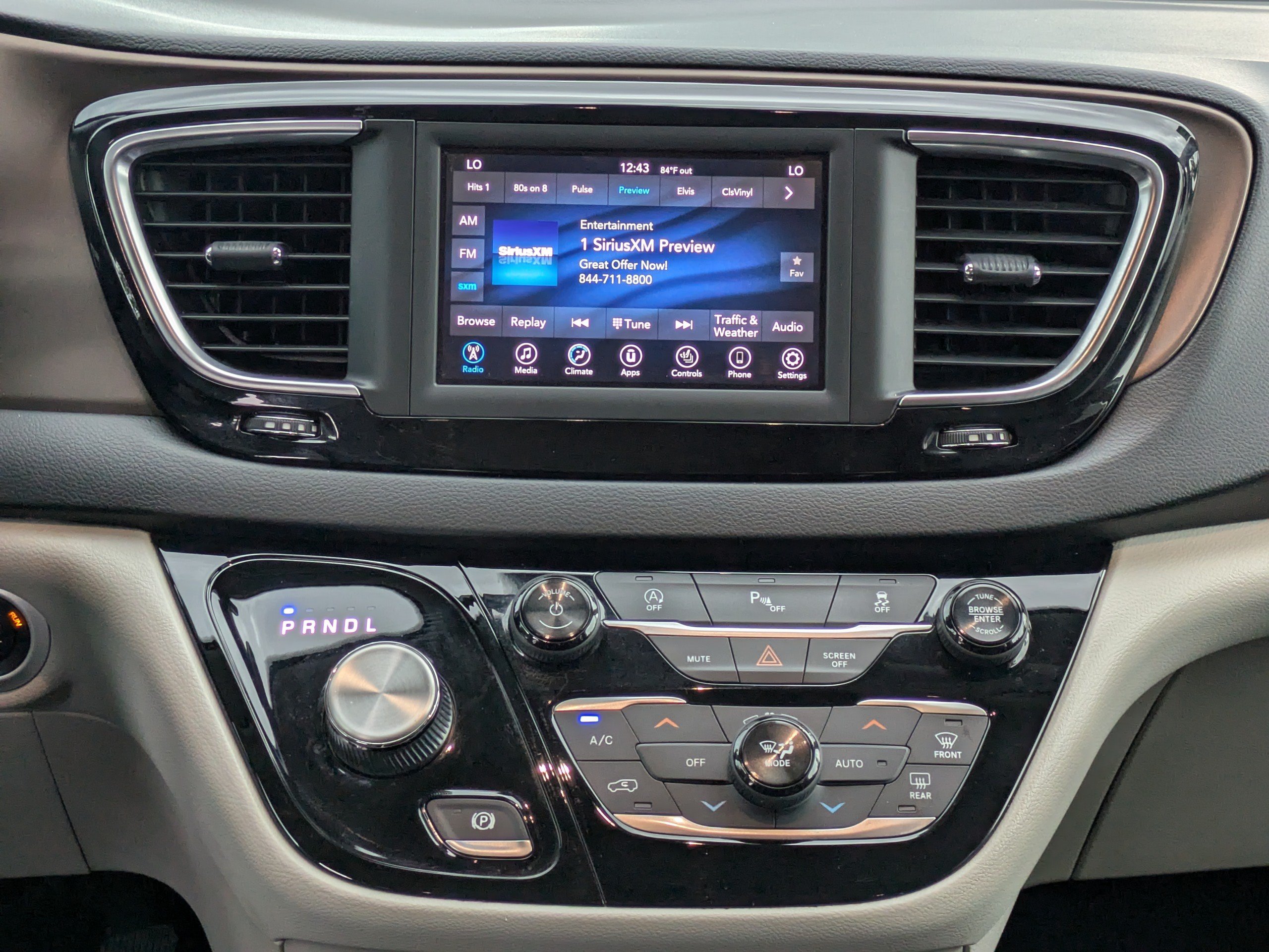 Used 2018 Chrysler Pacifica Touring-L FWD image 20