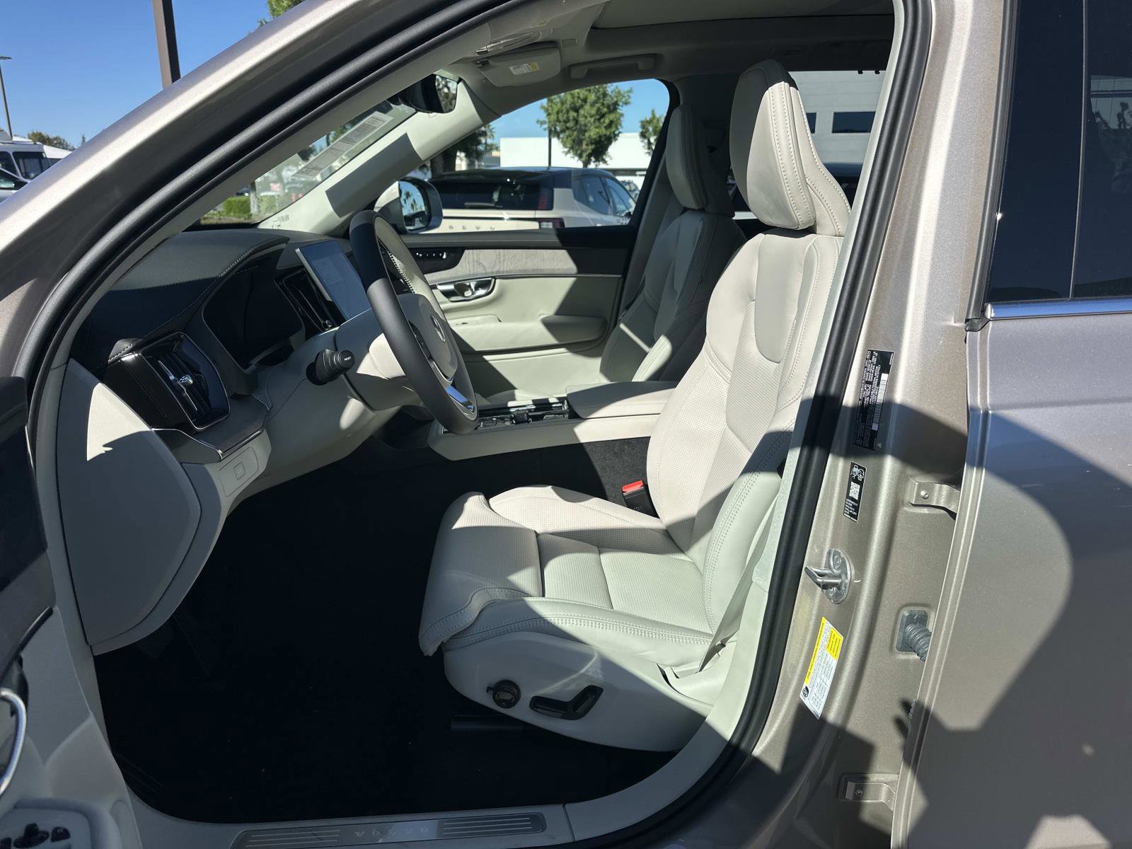 New 2026 Volvo XC90 B6 Ultra AWD/4WD image 13