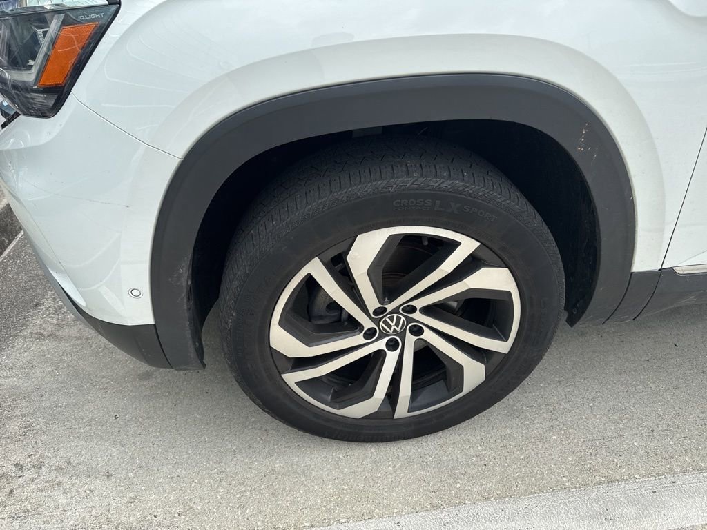 Used 2021 Volkswagen Atlas SEL Premium image 2