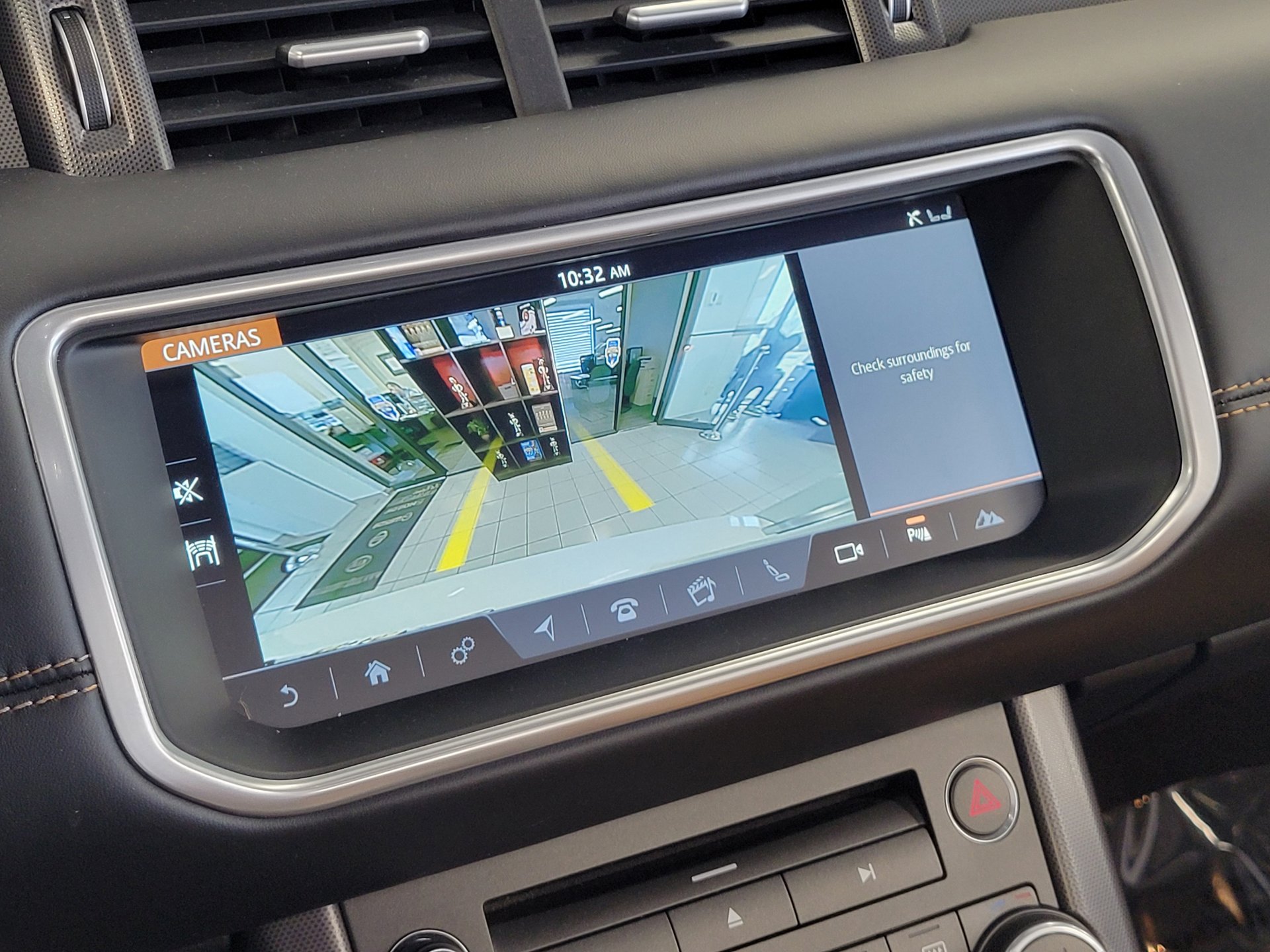 Used 2019 Land Rover Range Rover Evoque HSE Dynamic image 24