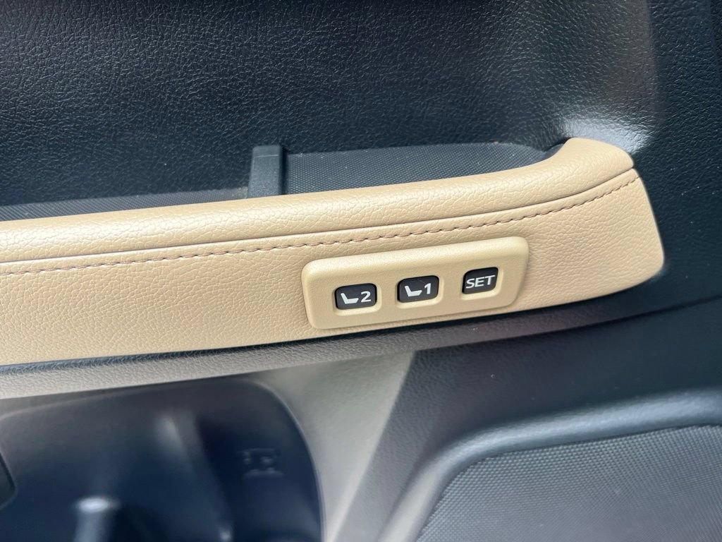 Used 2016 Toyota 4Runner Limited AWD/4WD image 28