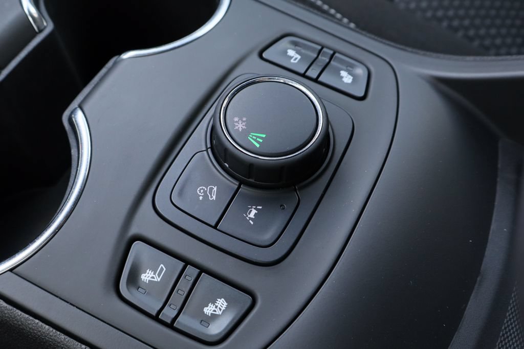 Used 2022 GMC Terrain SLE w/ Driver Convenience Package FWD image 19