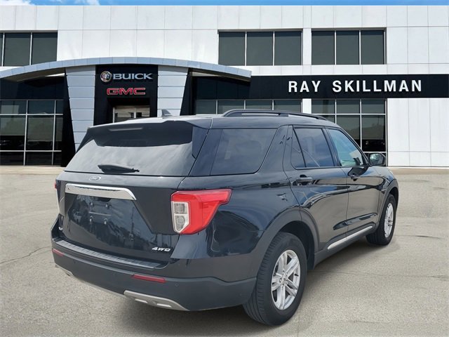 Used 2023 Ford Explorer XLT w/ Equipment Group 202A image 4