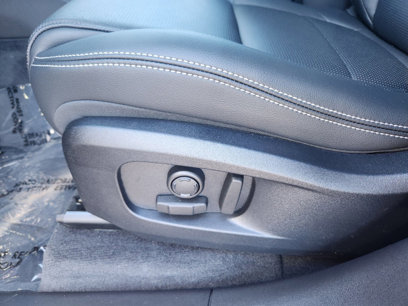 New 2025 Jaguar F-PACE R-Dynamic S image 16