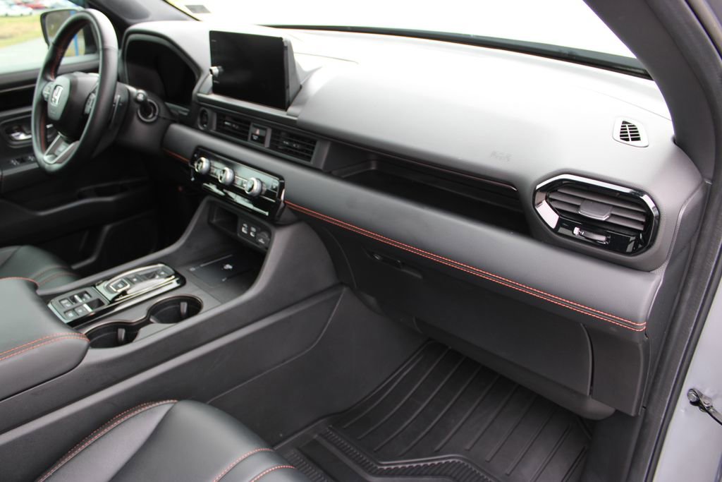 Used 2025 Honda Pilot TrailSport image 51