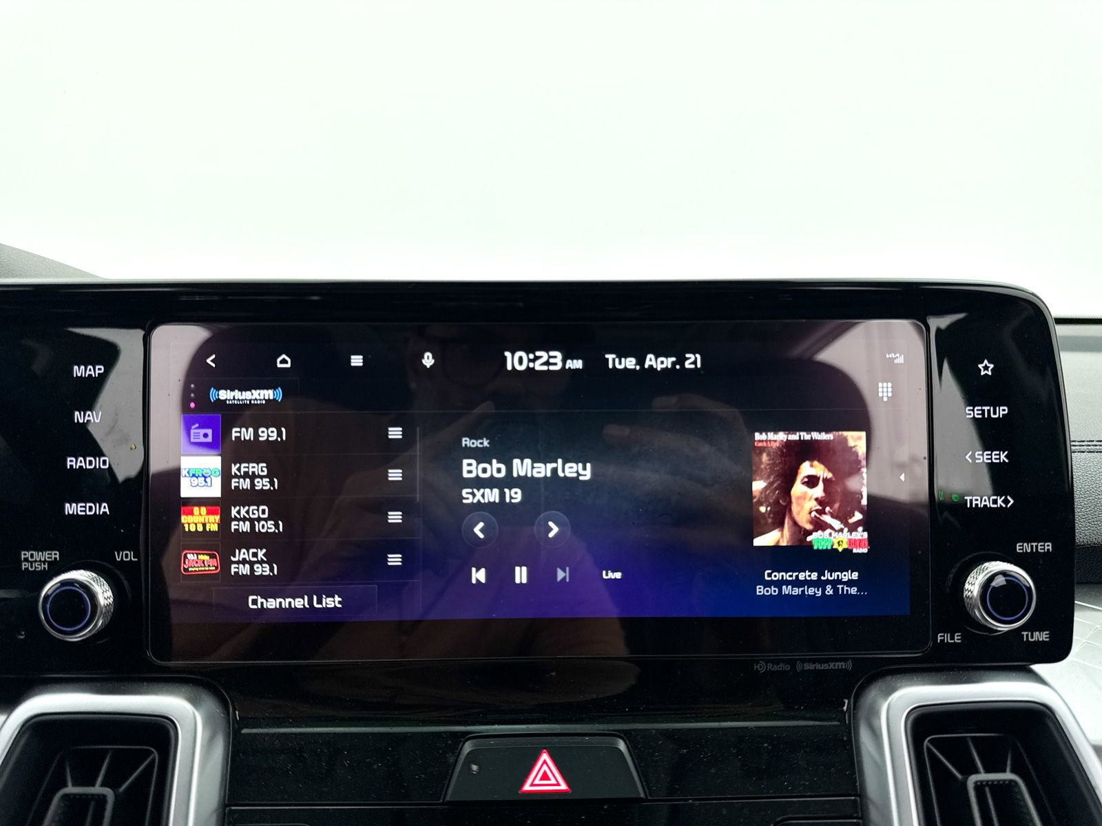 Certified 2023 Kia Sorento EX w/ Panoramic Sunroof Package FWD image 6