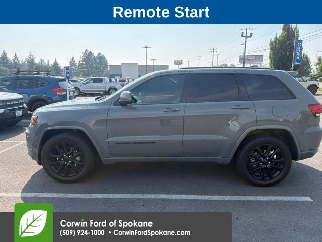 Used 2020 Jeep Grand Cherokee Altitude AWD/4WD image 4