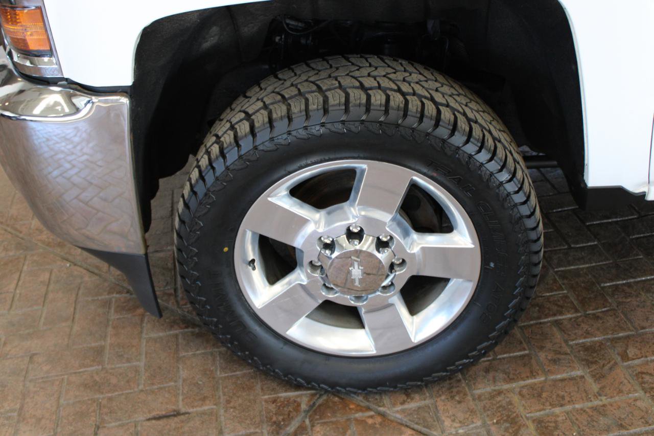 Used 2019 Chevrolet Silverado 2500 W/T w/ Snow Plow Prep Package AWD/4WD image 8