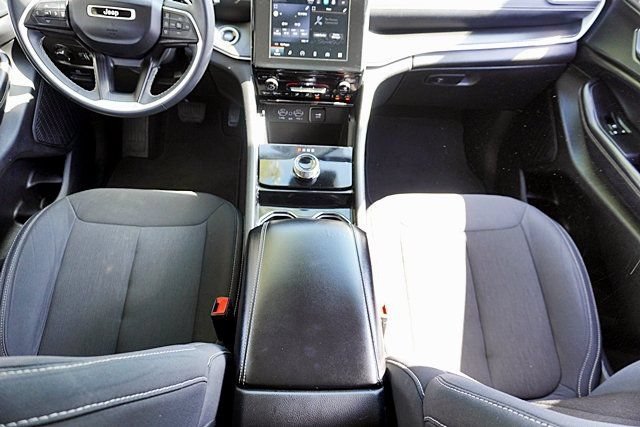 Used 2023 Jeep Grand Cherokee L Laredo RWD image 22