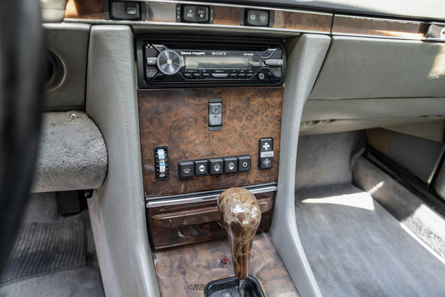 Used 1988 Mercedes-Benz 560 SL image 47
