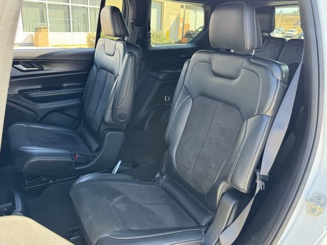 Used 2023 Jeep Grand Cherokee L Laredo image 29