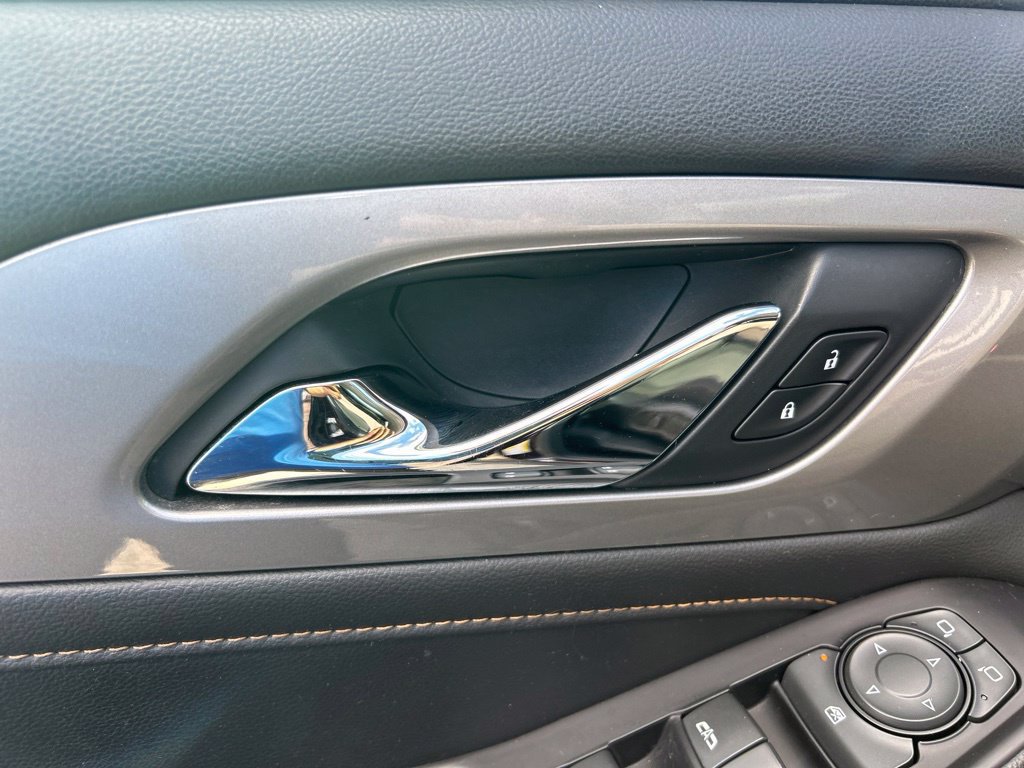 Used 2019 Chevrolet Traverse LT FWD image 36