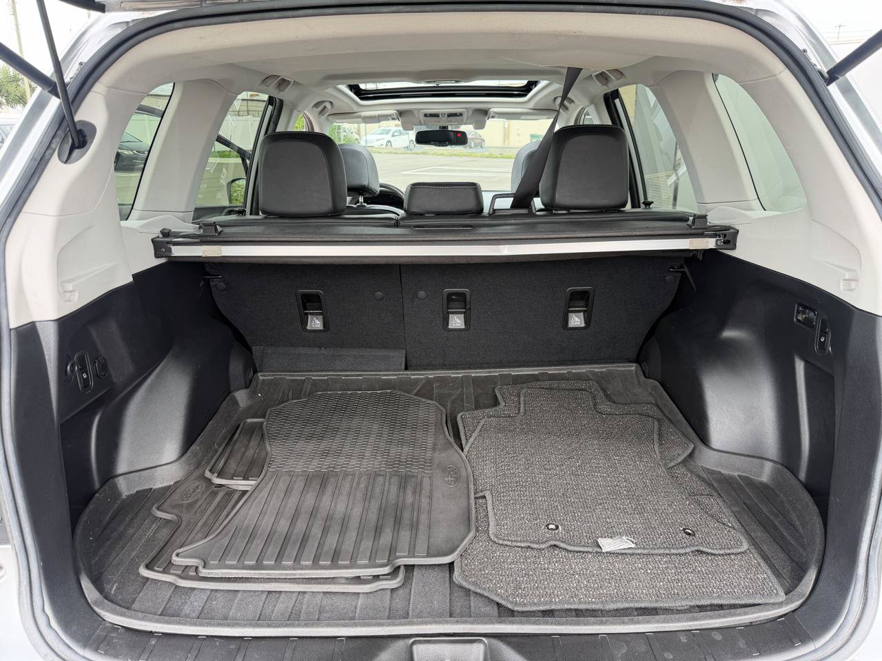 Used 2014 Subaru Forester 2.5i Touring AWD/4WD image 16
