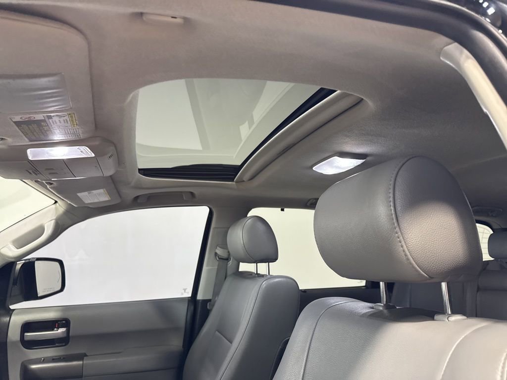 Used 2011 Toyota Sequoia Limited AWD/4WD image 31