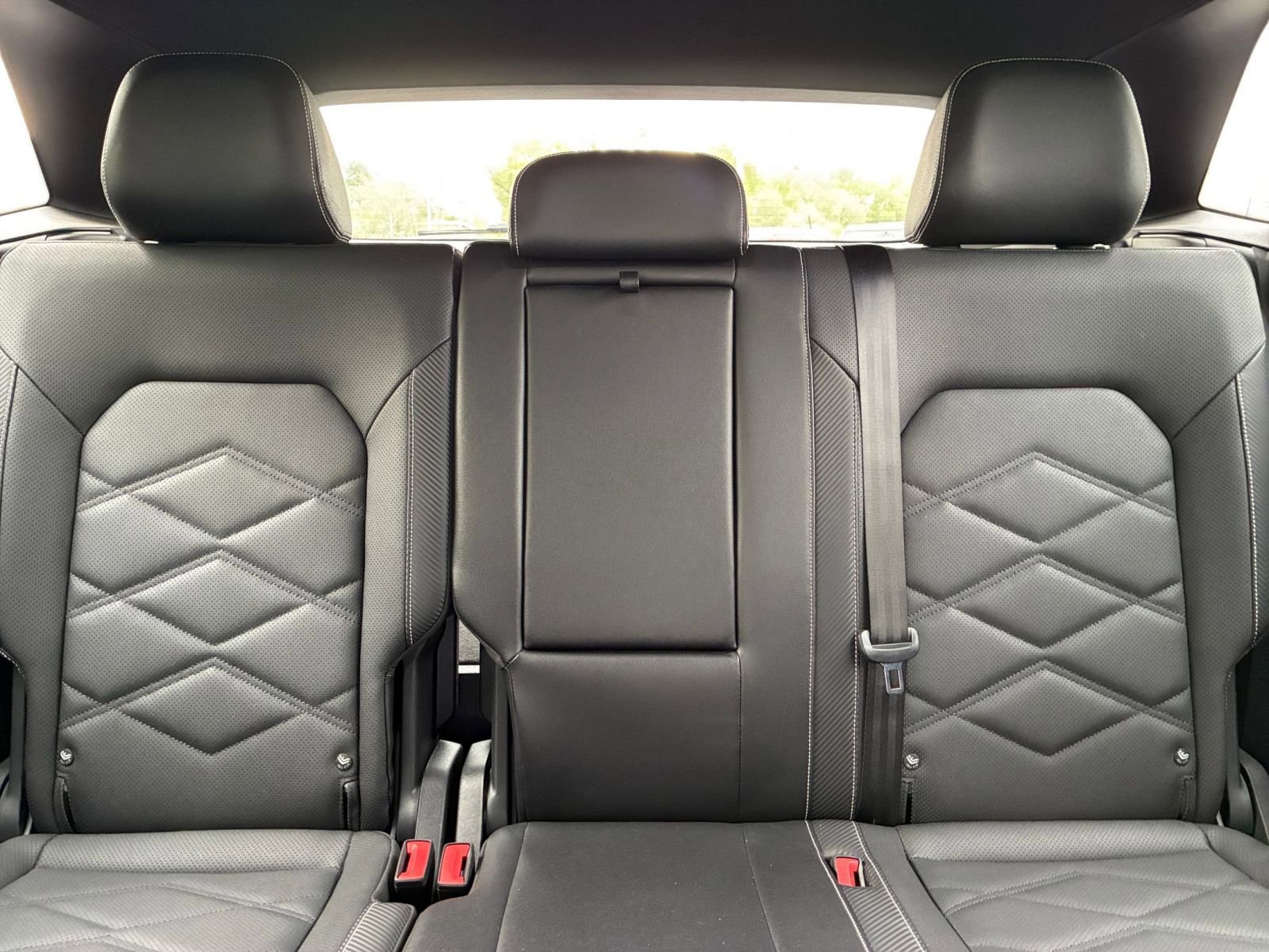 Used 2025 Volkswagen Atlas Cross Sport SE image 40