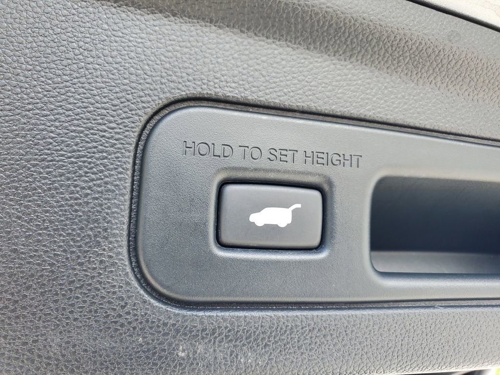 Used 2024 Acura MDX FWD image 9