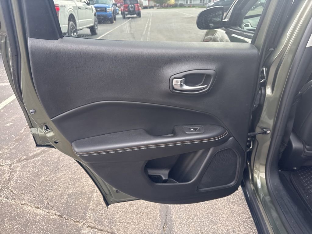 Used 2019 Jeep Compass Latitude w/ Cold Weather Group image 28