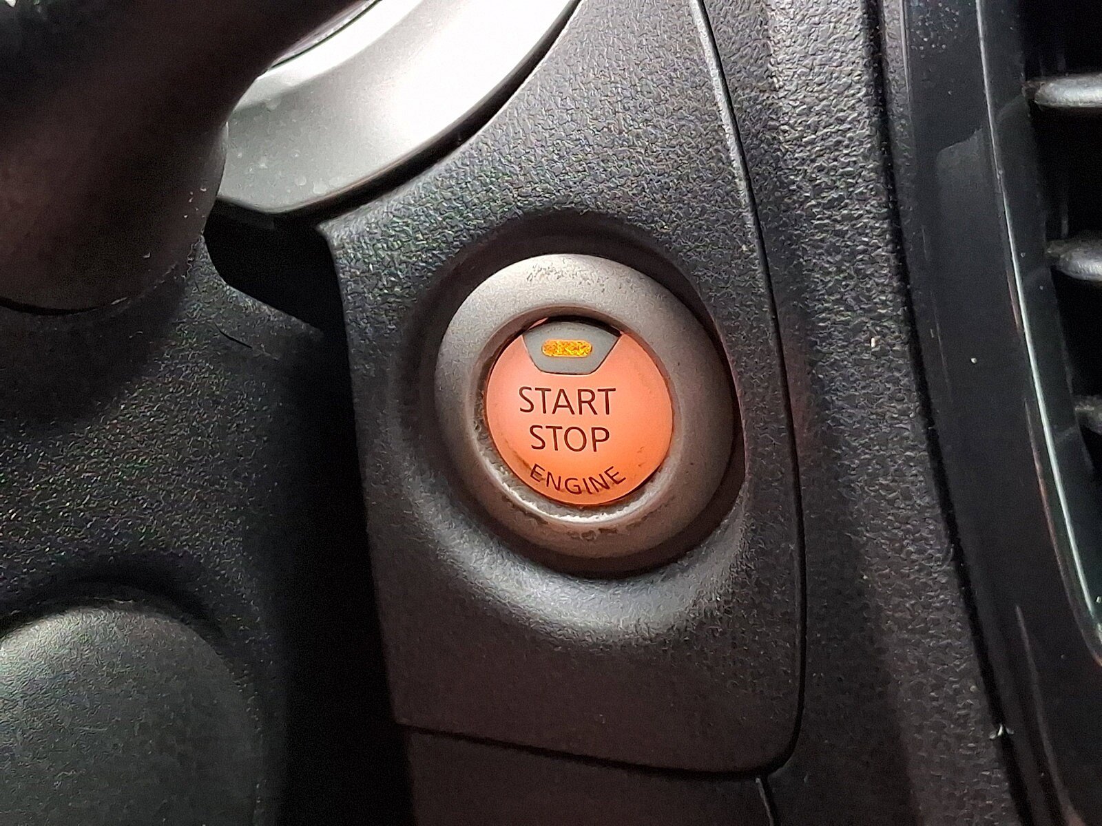 Used 2013 Nissan Juke SL AWD/4WD image 24
