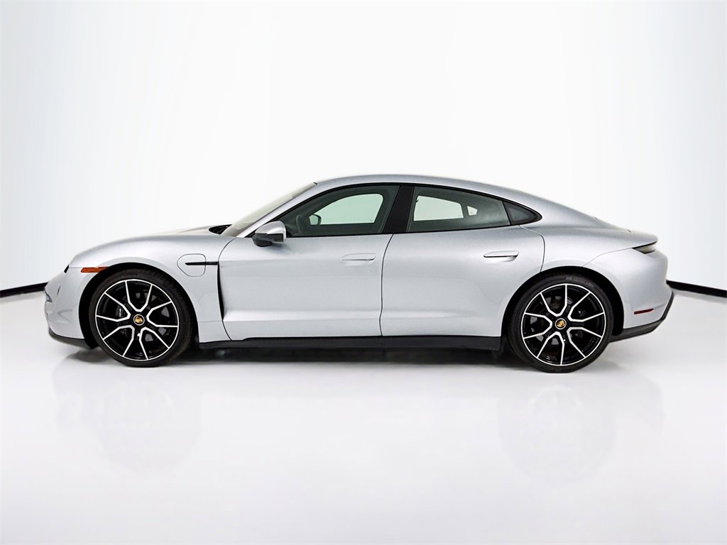 Used 2024 Porsche Taycan image 2