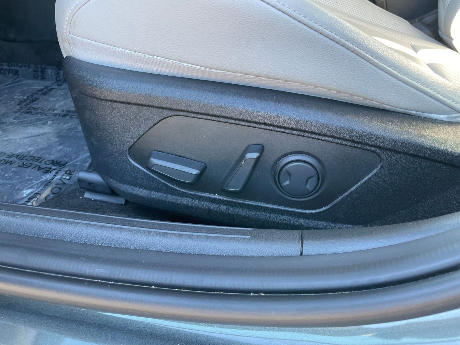 Used 2025 Hyundai Elantra Limited image 23