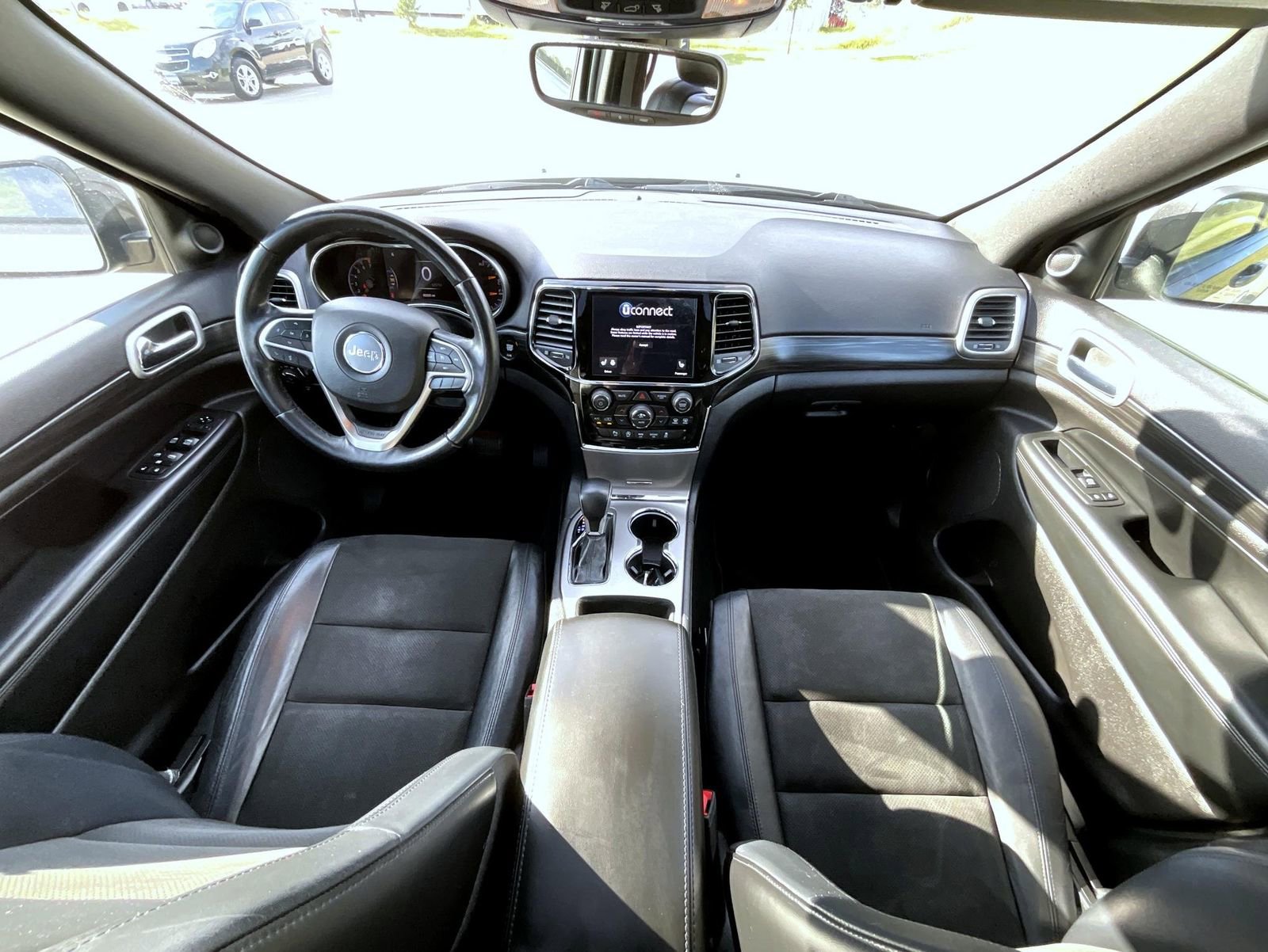 Used 2020 Jeep Grand Cherokee Altitude image 14