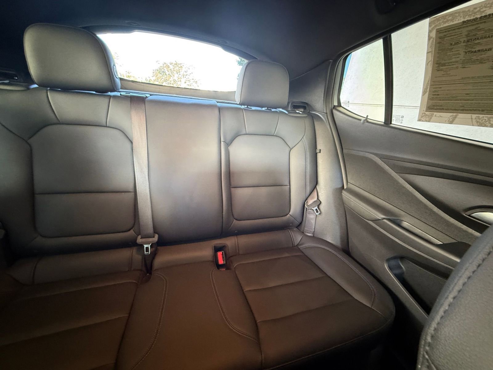 Used 2025 Buick Envista Sport Touring image 37