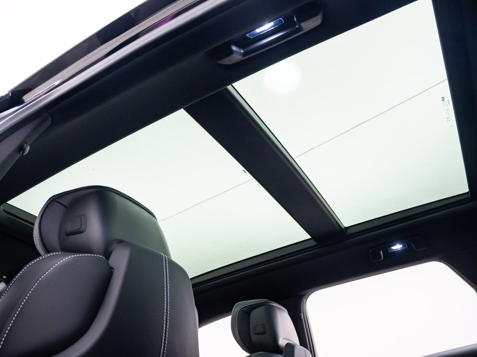 Used 2025 Cadillac Lyriq Luxury w/ LPO, Floor Liner Package image 23