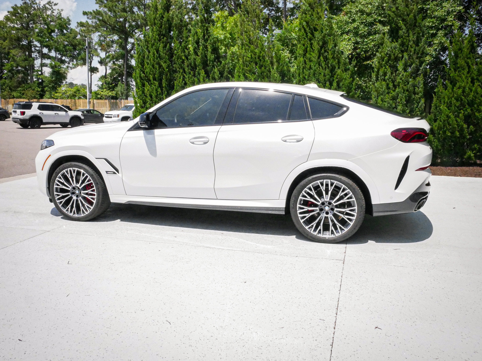 Used 2024 BMW X6 M60i AWD/4WD image 7
