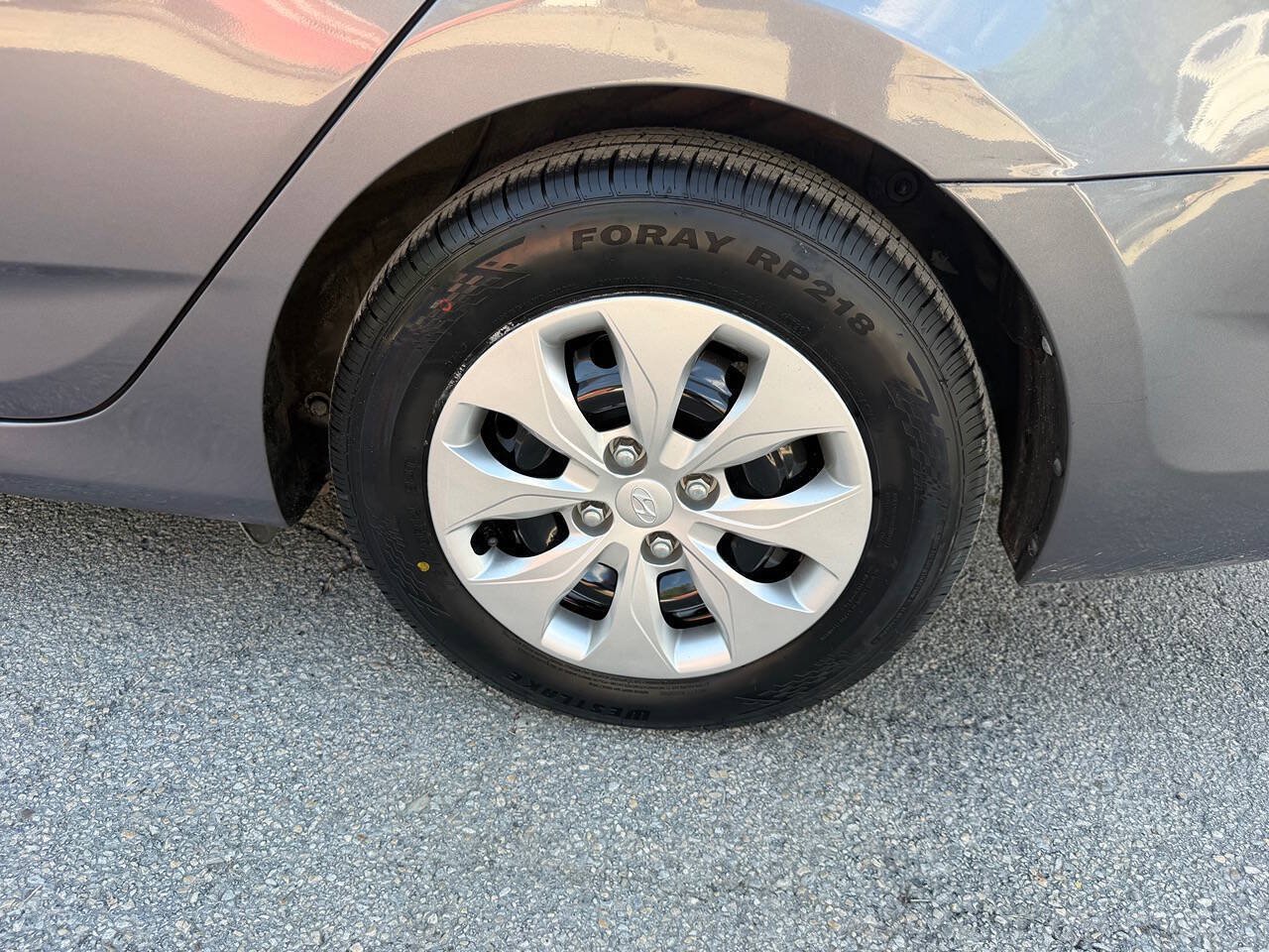 Used 2016 Hyundai Accent SE FWD image 31