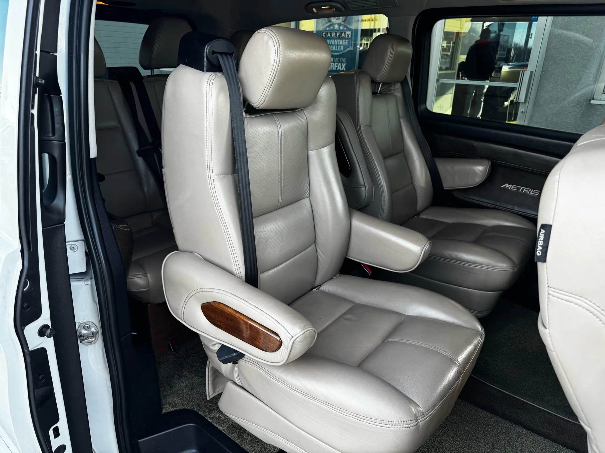 Used 2017 Mercedes-Benz Metris Passenger image 45