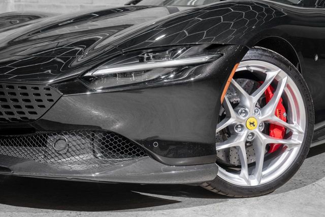 Used 2021 Ferrari Roma image 38