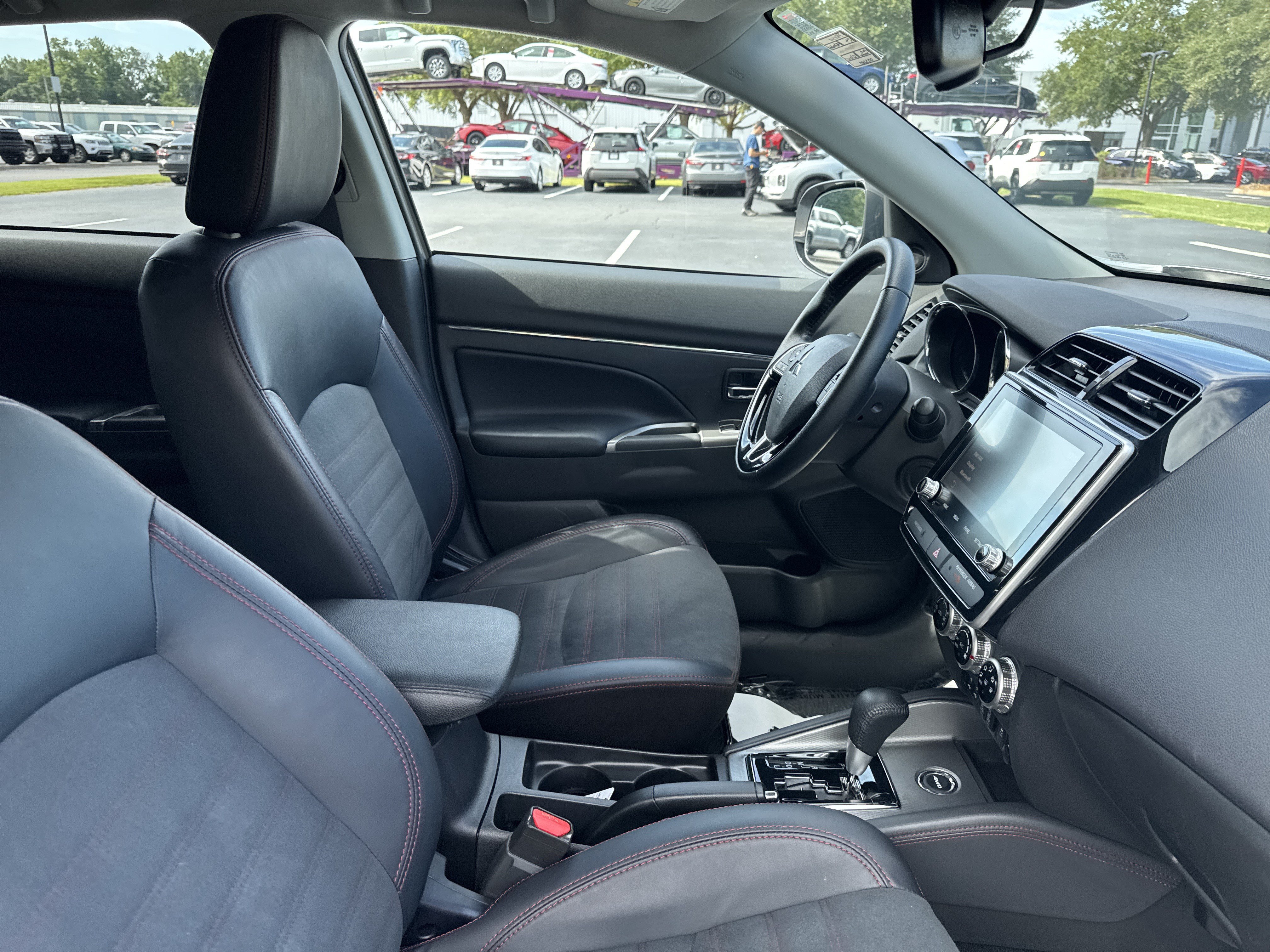 Used 2025 Mitsubishi Outlander Sport ES AWD/4WD image 32